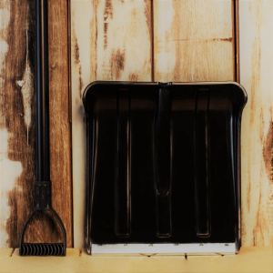 Лопата УМКА 370х380 черная с пластик. черенком d32 + ручка 20068 ПЛАСТИКО